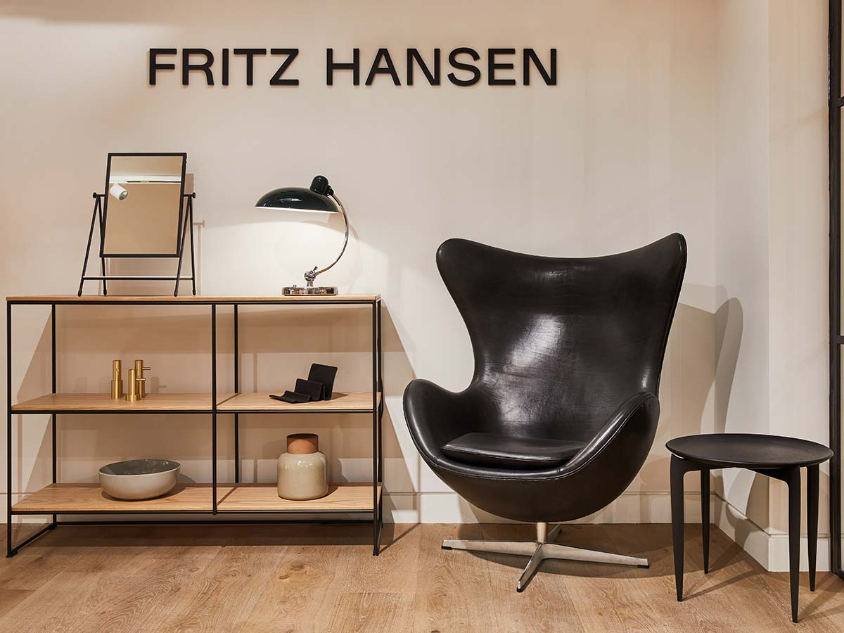EGG™ lounge chair by Arne Jacobsen