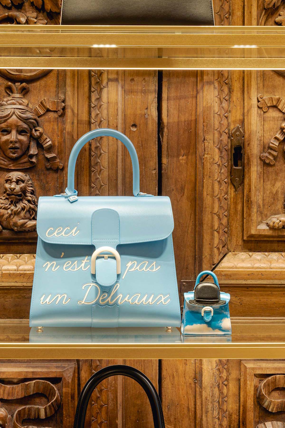 A new Delvaux boutique in Paris - Design Diffusion