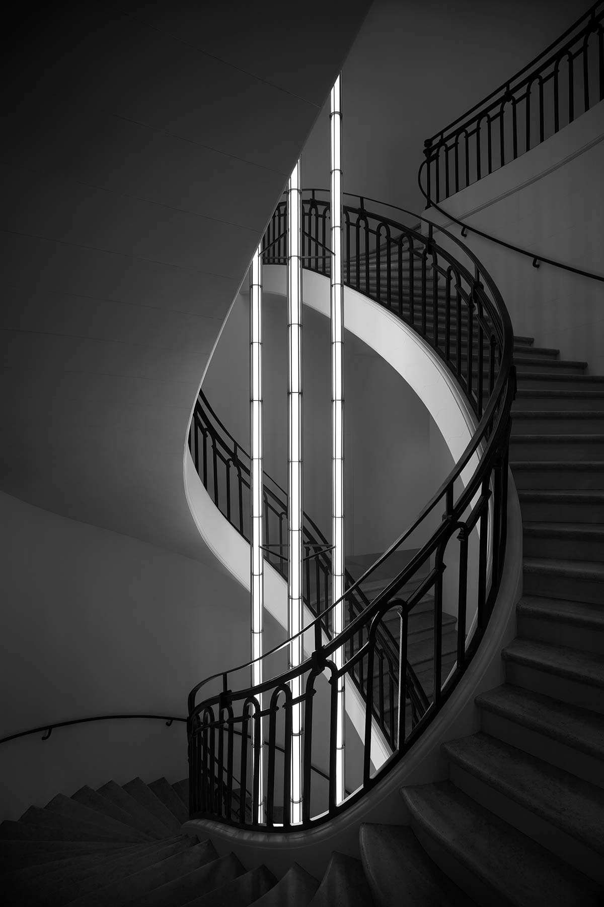 Vertical Light by Flos Bespoke - Photo © Tommaso Sartori