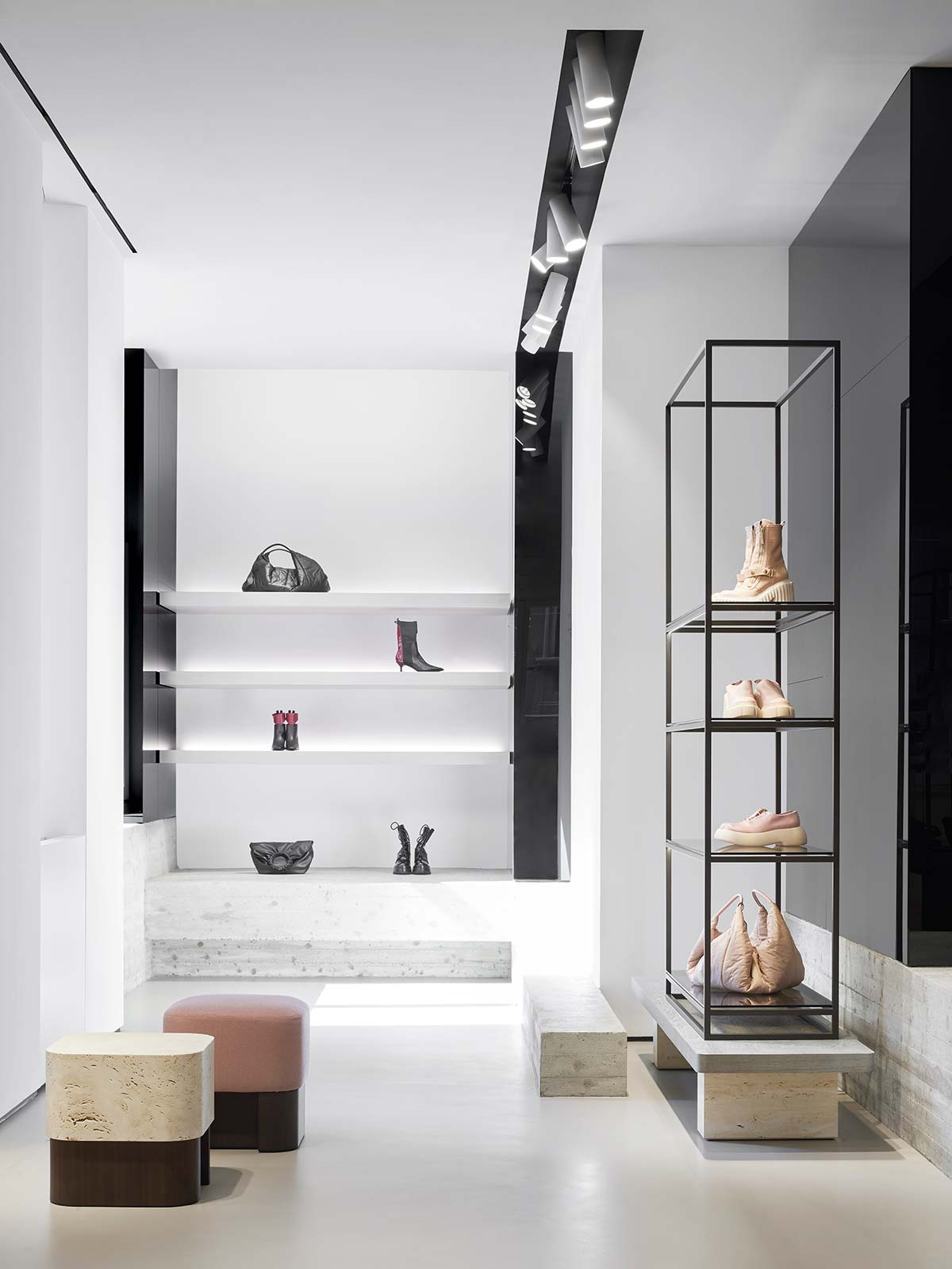 AGL showroom, Milan - Photo © Omar Sartor