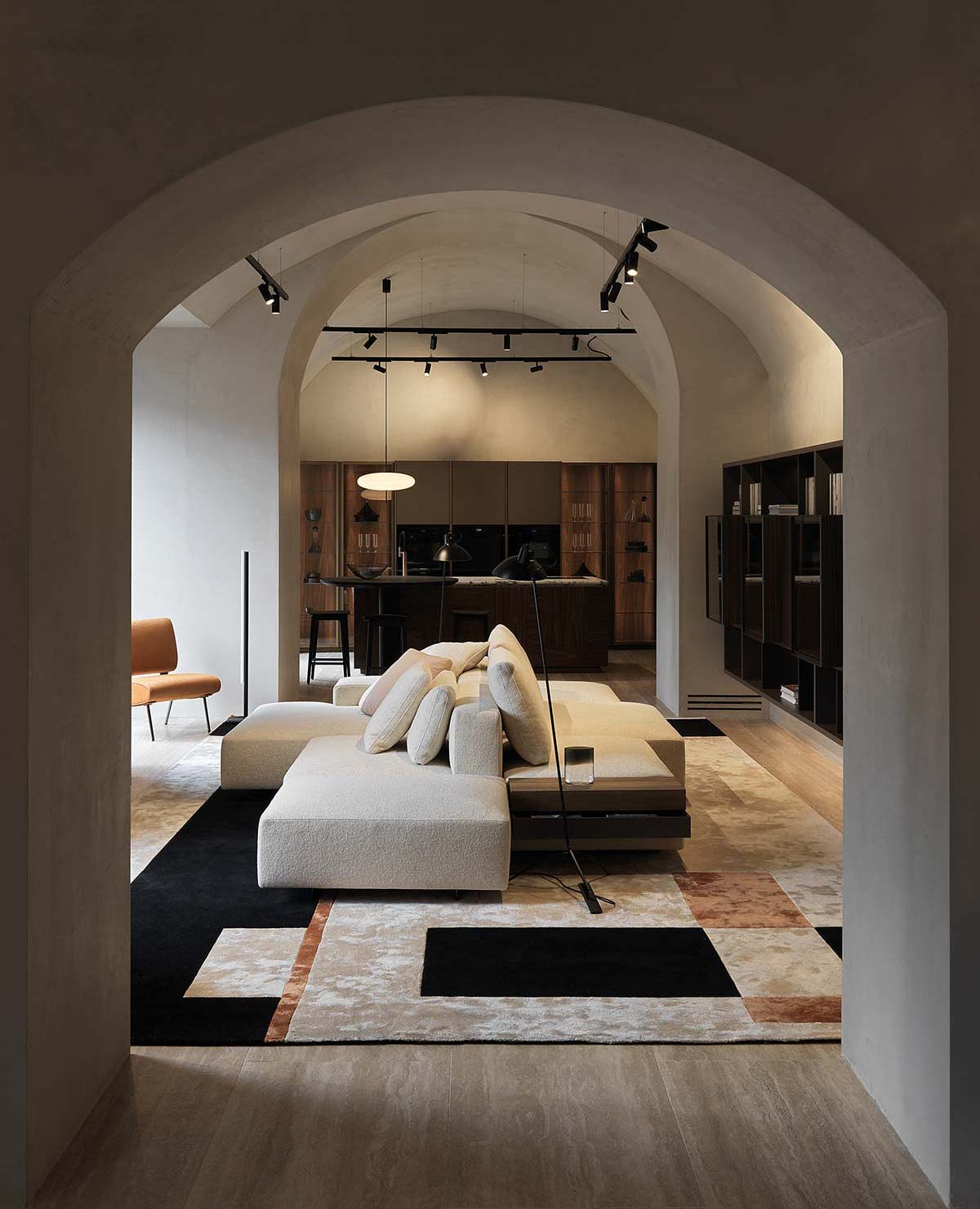 - IFDM Italy in Molteni&C Dada: double opening |