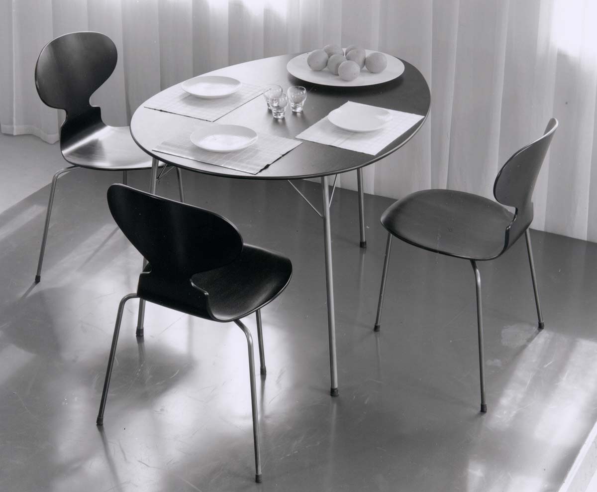 1952, Egg table by Fritz Hansen, Design Arne Jacobsen