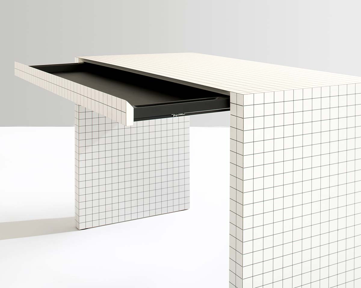 Quaderna desk by Zanotta, Design Superstudio - Photo © Simone Barberis