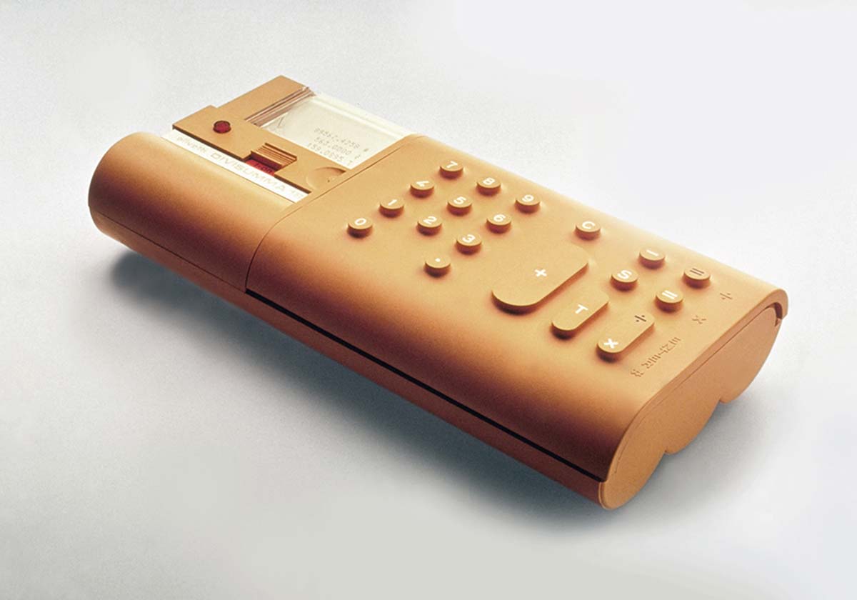 La calcolatrice Divisumma 18 con stampante integrata, progetto di Mario Bellini per Olivetti nel 1973 - Photo © Ezio Frea
