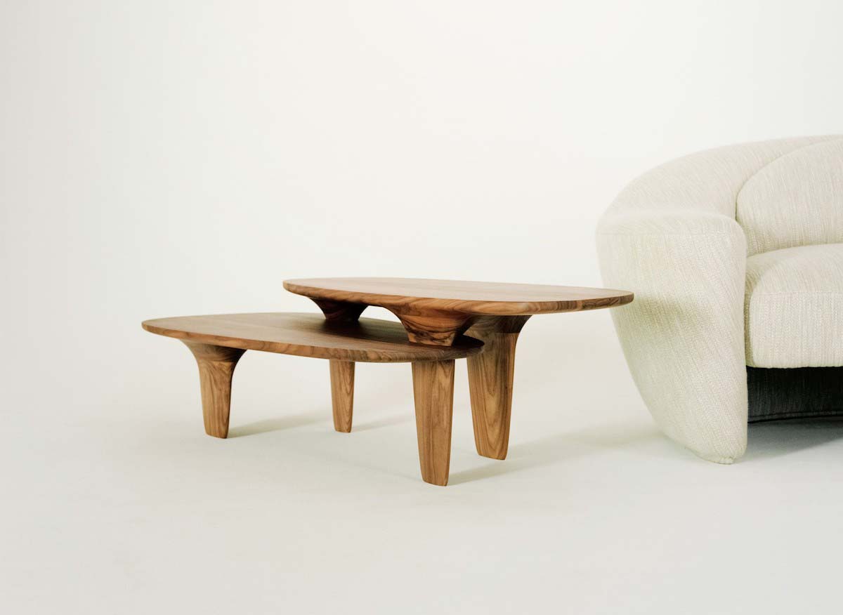 The Low Overlap table & The Palm sofa by Loro Piana Interiors, Design Raphaël Navot - Photo © Simone Bossi