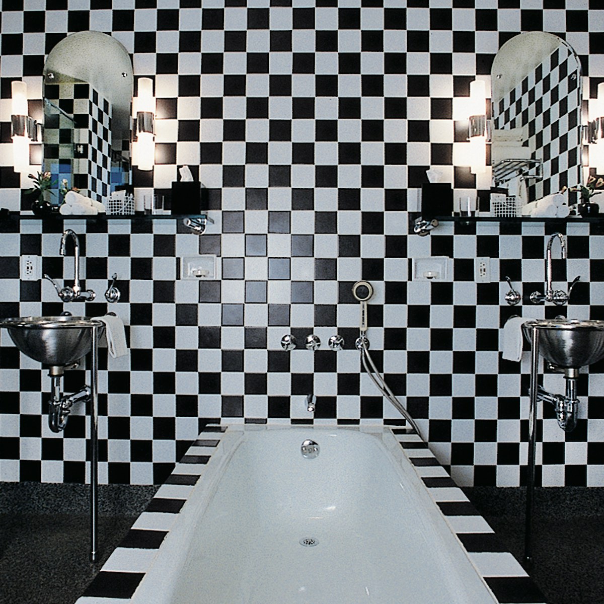 Bathroom at Morgan's hotel, New York. Photo © Deidi von Schaewen