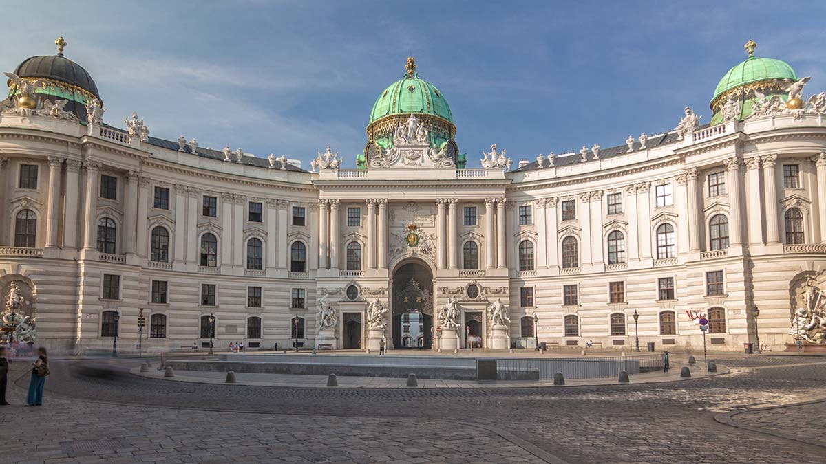 Hofburg palace, Vienna - Photo © Kirill Neiezhmakov