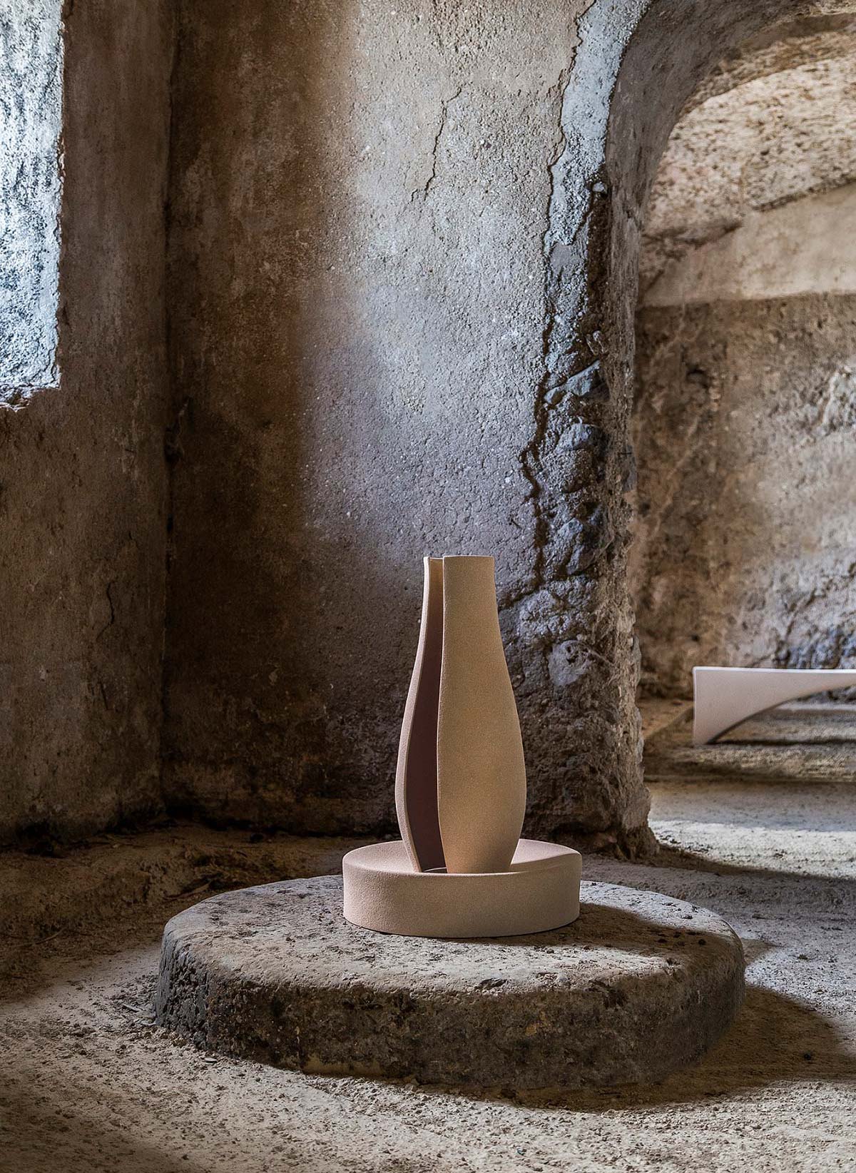 Proporzione Mediterranea Vase II by Architetti Artigiani Anonimi - Photo © Omar Golli