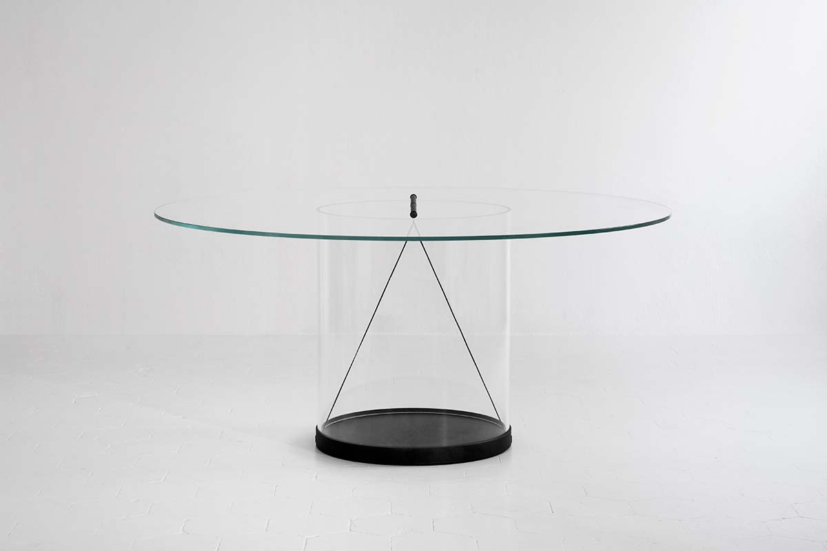 Round table, Equilibrium Collection by Guglielmo Poletti - Photo © Giulia Piermartiri