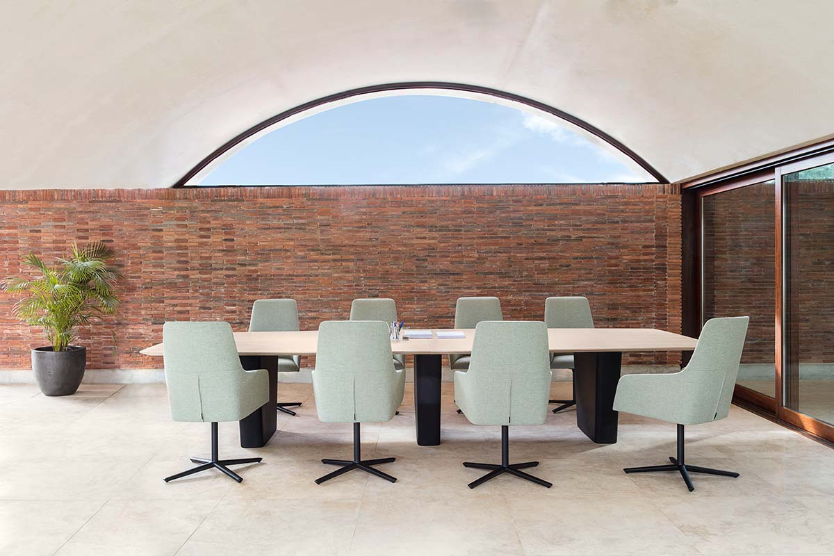 Alya Executive Lounge by Andreu World, Design Lievore Altherr Molina