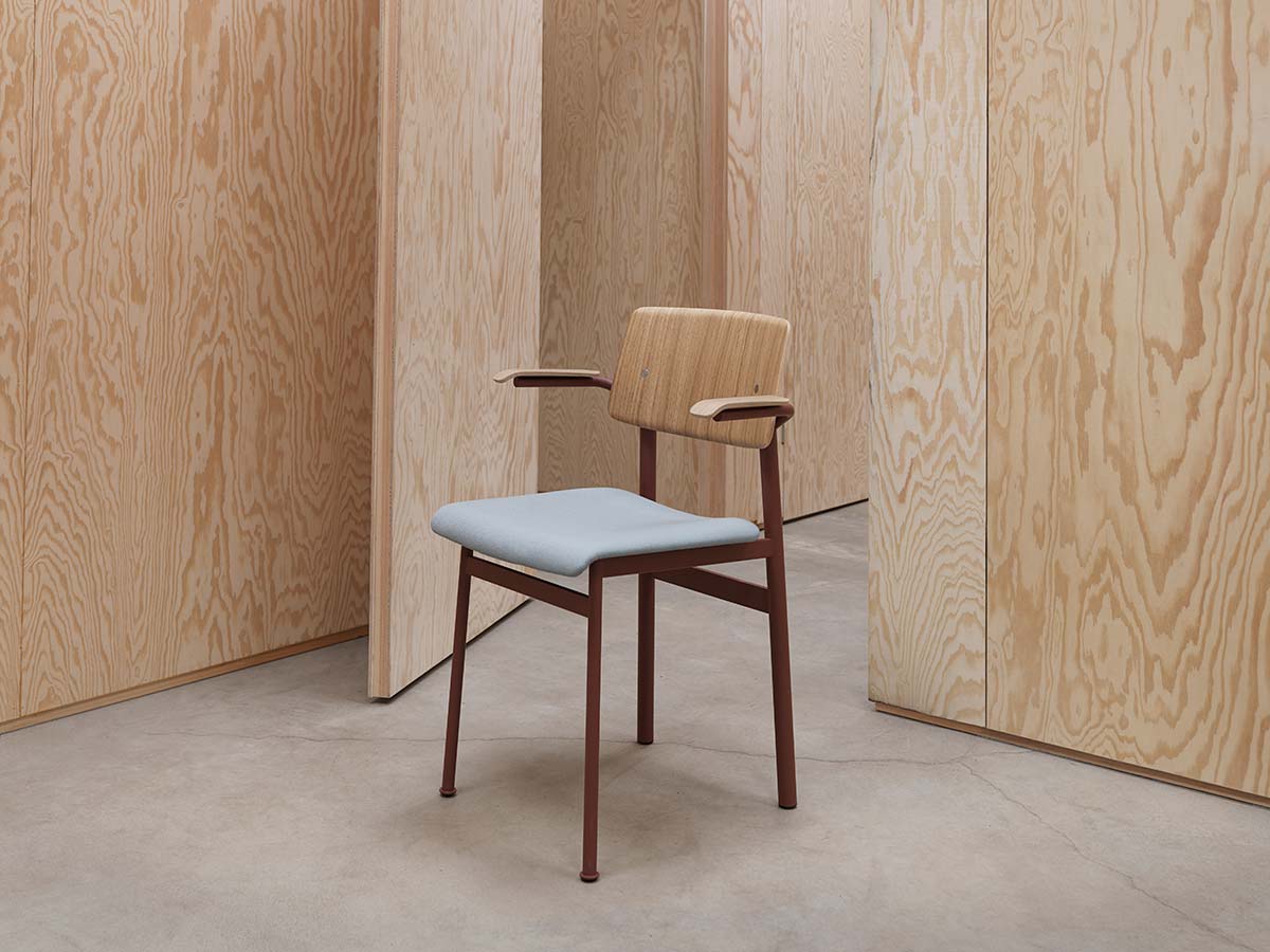 Loft Chair with armrest by Muuto, Design Thomas Bentzen